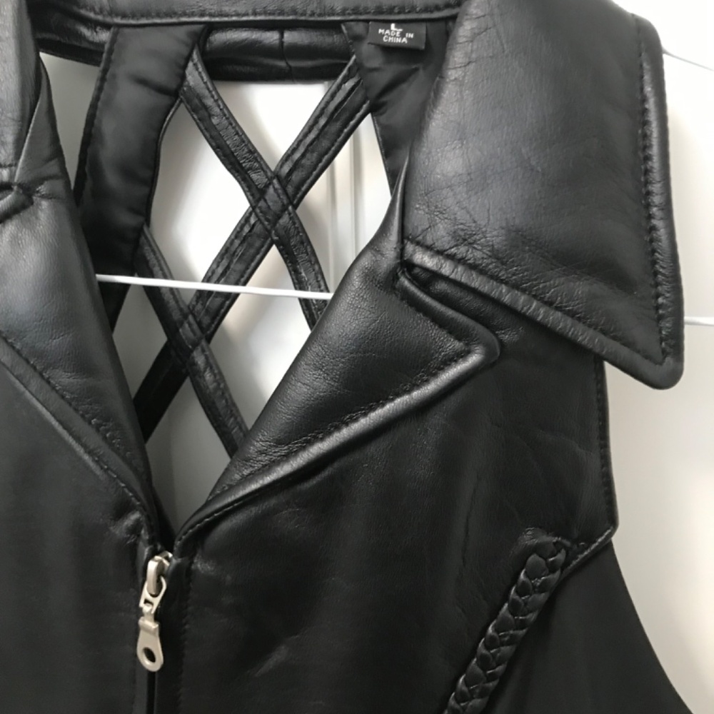 Vintage Genuine Cropped Black Leather Motorcycle Vest Women’s - Picture 5 of 10